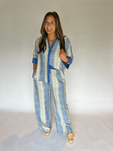 Load image into Gallery viewer, Cool Contrast Top