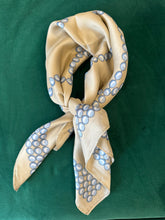 Load image into Gallery viewer, Pearl Bead Printed Bandana
