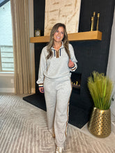 Load image into Gallery viewer, Colorblock Cozy Top
