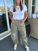 Load image into Gallery viewer, Olive Muse Pants 038

