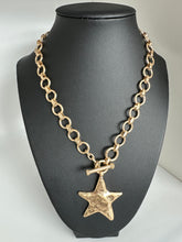 Load image into Gallery viewer, Star Necklace

