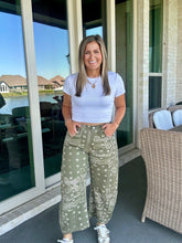 Load image into Gallery viewer, Olive Muse Pants 038

