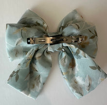 Load image into Gallery viewer, Blue Floral Bow
