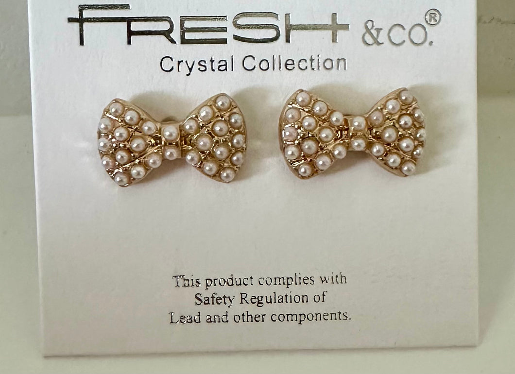 Bow Pearl Studs